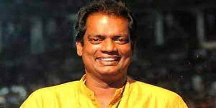 പക്വത വരുന്നത് വരെ പെണ്കുട്ടികള്ക്ക് മൊബൈല് ഫോണും ആണ്കുട്ടികള്ക്ക് ബൈക്കും വാങ്ങി കൊടുക്കരുത് : സലീംകുമാര് പക്വത വരുന്നത് വരെ പെണ്കുട്ടികള്ക്ക് മൊബൈല് ഫോണും ആണ്കുട്ടികള്ക്ക് ബൈക്കും വാങ്ങി കൊടുക്കരുത് : സലീംകുമാര്