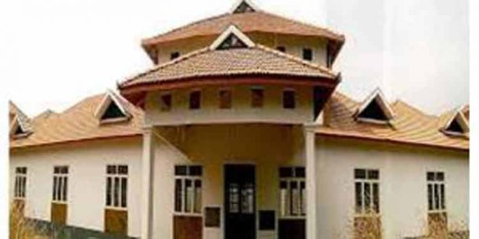 ഗുരുവായൂരപ്പന് കോളജിലെ വനിതാ ഹോസ്റ്റലില് ഭക്ഷ്യ വിഷബാധ ; മുപ്പതോളം വിദ്യാര്ത്ഥിനികളെ ആശുപത്രിയിലേക്ക് മാറ്റി ഗുരുവായൂരപ്പന് കോളജിലെ വനിതാ ഹോസ്റ്റലില് ഭക്ഷ്യ വിഷബാധ ; മുപ്പതോളം വിദ്യാര്ത്ഥിനികളെ ആശുപത്രിയിലേക്ക് മാറ്റി