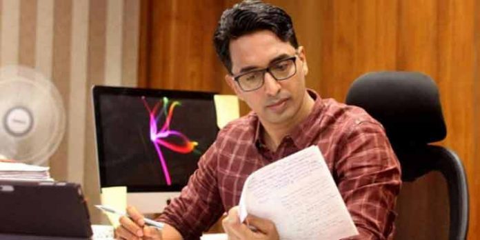 കസേര വീണ്ടും മാറി ; കേരളത്തിന്റെ തെരഞ്ഞെടുപ്പ് ചുമതലയിലേക്ക് പി.ബി നൂഹ് കസേര വീണ്ടും മാറി ; കേരളത്തിന്റെ തെരഞ്ഞെടുപ്പ് ചുമതലയിലേക്ക് പി.ബി നൂഹ്