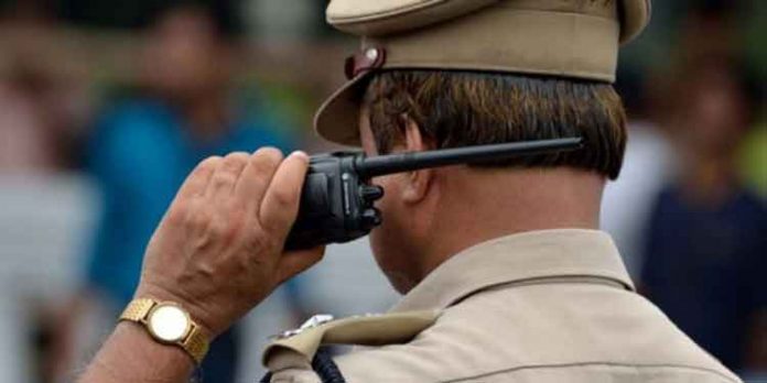 ഓപ്പറേഷന് കഴിഞ്ഞ ചുമട്ടുതൊഴിലാളിയെ മര്ദ്ദിച്ചു ; കോയിപ്രം എസ്.ഐക്കെതിരെ മനുഷ്യാവകാശ കമ്മീഷന് പരാതി ഓപ്പറേഷന് കഴിഞ്ഞ ചുമട്ടുതൊഴിലാളിയെ മര്ദ്ദിച്ചു ; കോയിപ്രം എസ്.ഐക്കെതിരെ മനുഷ്യാവകാശ കമ്മീഷന് പരാതി