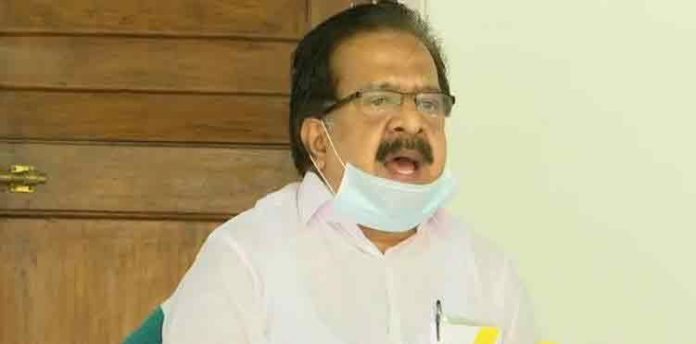 അശ്ലീല പരാമര്ശത്തില് ജോയ്സ് ജോര്ജിനെ അറസ്റ്റ് ചെയ്യണം : ചെന്നിത്തല അശ്ലീല പരാമര്ശത്തില് ജോയ്സ് ജോര്ജിനെ അറസ്റ്റ് ചെയ്യണം : ചെന്നിത്തല