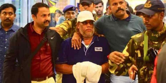 ബ്യൂട്ടിപാര്ലര് വെടിവെപ്പ് കേസ് ; രവി പൂജാരിയെ കൊച്ചിയില് എത്തിക്കാന് ഉത്തരവ് ബ്യൂട്ടിപാര്ലര് വെടിവെപ്പ് കേസ് ; രവി പൂജാരിയെ കൊച്ചിയില് എത്തിക്കാന് ഉത്തരവ്