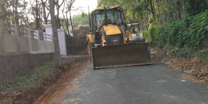 ചേത്തയ്ക്കല് കൂത്താട്ടുകുളം എം.എല്.എ റോഡിന്റെ രണ്ടാംഘട്ട നിര്മ്മാണ പ്രവര്ത്തനങ്ങള് ആരംഭിച്ചു ചേത്തയ്ക്കല് കൂത്താട്ടുകുളം എം.എല്.എ റോഡിന്റെ രണ്ടാംഘട്ട നിര്മ്മാണ പ്രവര്ത്തനങ്ങള് ആരംഭിച്ചു
