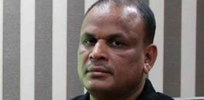 ഡോളർ കടത്ത് കേസ് : യൂണീടാക് എം.ഡി സന്തോഷ് ഈപ്പനെ മാപ്പുസാക്ഷിയാക്കിയേക്കും ഡോളർ കടത്ത് കേസ് : യൂണീടാക് എം.ഡി സന്തോഷ് ഈപ്പനെ മാപ്പുസാക്ഷിയാക്കിയേക്കും