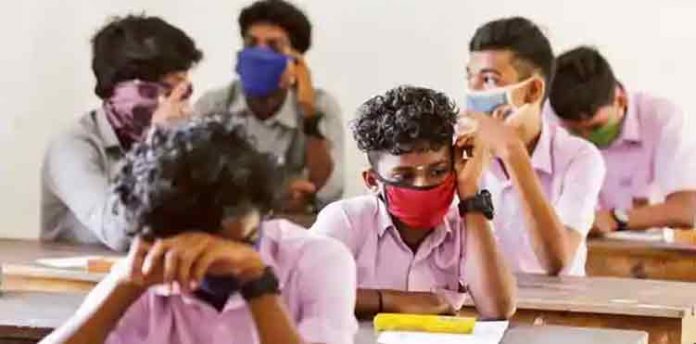 പൂക്കരത്തറ സ്കൂളിൽ 91 പേർക്കുകൂടി കോവിഡ് പൂക്കരത്തറ സ്കൂളിൽ 91 പേർക്കുകൂടി കോവിഡ്