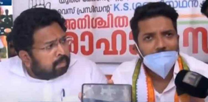 ലാത്തി പൊട്ടുംവരെ പ്രവർത്തകരുടെ തലയ്ക്കടിച്ചു ; മർദ്ദിച്ചത് നെയിംബോർഡ് ഇല്ലാത്ത പോലീസ് : ഷാഫി പറമ്പില് ലാത്തി പൊട്ടുംവരെ പ്രവർത്തകരുടെ തലയ്ക്കടിച്ചു ; മർദ്ദിച്ചത് നെയിംബോർഡ് ഇല്ലാത്ത പോലീസ് : ഷാഫി പറമ്പില്