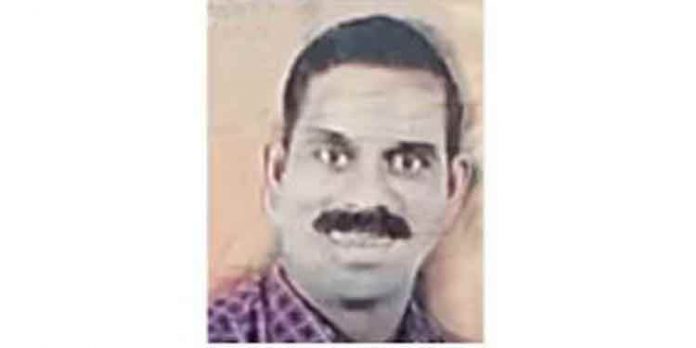 സ്വതന്ത്ര സ്ഥാനാര്ത്ഥിയായി മത്സരിച്ചതിലെ കലിപ്പ് തീര്ക്കാന് വൈദ്യുതി വിച്ഛേദിച്ചു ; യുവാവ് മണ്ണെണ്ണയൊഴിച്ച് തീ കൊളുത്തി ആത്മഹത്യ ചെയ്തു സ്വതന്ത്ര സ്ഥാനാര്ത്ഥിയായി മത്സരിച്ചതിലെ കലിപ്പ് തീര്ക്കാന് വൈദ്യുതി വിച്ഛേദിച്ചു ; യുവാവ് മണ്ണെണ്ണയൊഴിച്ച് തീ കൊളുത്തി ആത്മഹത്യ ചെയ്തു