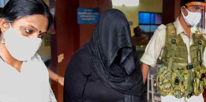 സ്വർണക്കടത്ത് : ജാമ്യം തേടി സ്വപ്ന ഉൾപ്പടെയുള്ള പ്രതികൾ കോടതിയിൽ സ്വർണക്കടത്ത് : ജാമ്യം തേടി സ്വപ്ന ഉൾപ്പടെയുള്ള പ്രതികൾ കോടതിയിൽ