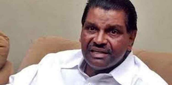 സോളാര് കേസ് ; ഉമ്മന്ചാണ്ടിക്കെതിരെയുള്ള കമ്മീഷന് റിപ്പോര്ട്ടിലെ പരാമര്ശം തള്ളി തിരുവഞ്ചൂര് സോളാര് കേസ് ; ഉമ്മന്ചാണ്ടിക്കെതിരെയുള്ള കമ്മീഷന് റിപ്പോര്ട്ടിലെ പരാമര്ശം തള്ളി തിരുവഞ്ചൂര്
