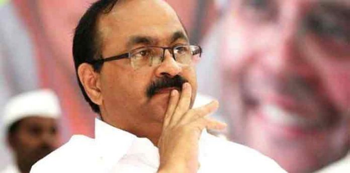 കൊവിഡ് പ്രോട്ടോകോൾ ലംഘിച്ച് സ്വീകരണം ; വി.ഡി സതീശനെതിരെ മുഖ്യമന്ത്രിക്ക് പരാതി കൊവിഡ് പ്രോട്ടോകോൾ ലംഘിച്ച് സ്വീകരണം ; വി.ഡി സതീശനെതിരെ മുഖ്യമന്ത്രിക്ക് പരാതി
