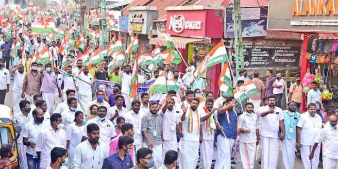 മോദിക്കും പിണറായിക്കും ജനാധിപത്യ സമരങ്ങളോട് ഒരേ അസഹിഷ്ണത : ഷാഫി പറമ്പിൽ എംഎൽഎ മോദിക്കും പിണറായിക്കും ജനാധിപത്യ സമരങ്ങളോട് ഒരേ അസഹിഷ്ണത : ഷാഫി പറമ്പിൽ എംഎൽഎ