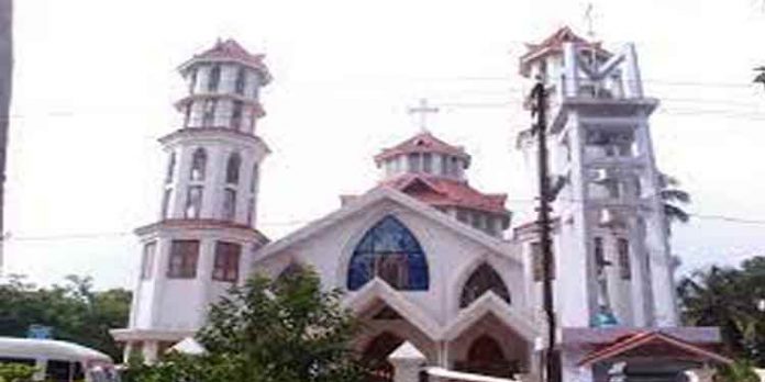 കേന്ദ്ര- സംസ്ഥാന സര്ക്കാറുകള്ക്കെതിരെ ഇടയ ലേഖനം വായിച്ച് കൊല്ലം ലത്തീന് രൂപത കേന്ദ്ര- സംസ്ഥാന സര്ക്കാറുകള്ക്കെതിരെ ഇടയ ലേഖനം വായിച്ച് കൊല്ലം ലത്തീന് രൂപത