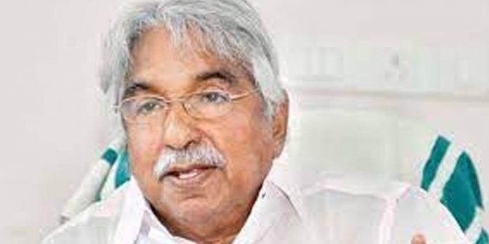 സിപിഎമ്മായിരുന്നെങ്കില് അരിയില് മണ്ണുവാരിയിടുമെന്ന് ഉമ്മന്ചാണ്ടി സിപിഎമ്മായിരുന്നെങ്കില് അരിയില് മണ്ണുവാരിയിടുമെന്ന് ഉമ്മന്ചാണ്ടി