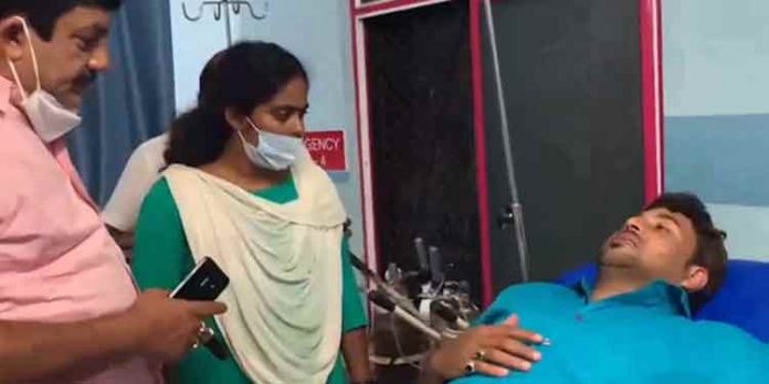 യുഡിഎഫ് സ്ഥാനാര്ഥി അരിത ബാബുവിന്റെ പോസ്റ്റര് ഒട്ടിച്ച കോണ്ഗ്രസ് പ്രവര്ത്തകര്ക്ക് മര്ദനo യുഡിഎഫ് സ്ഥാനാര്ഥി അരിത ബാബുവിന്റെ പോസ്റ്റര് ഒട്ടിച്ച കോണ്ഗ്രസ് പ്രവര്ത്തകര്ക്ക് മര്ദനo