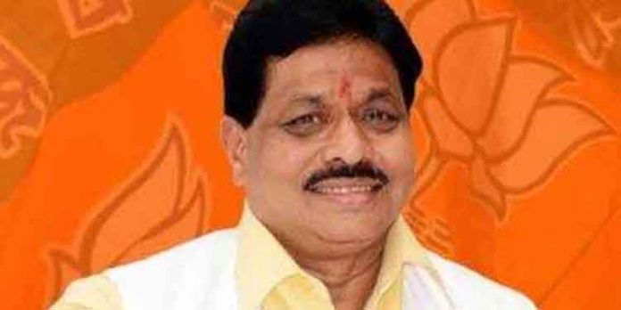 മുന് കേന്ദ്രമന്ത്രിയും ബി ജെ പി നേതാവുമായ ദിലീപ് ഗാന്ധി കോവിഡ് ബാധിച്ച് മരിച്ചു മുന് കേന്ദ്രമന്ത്രിയും ബി ജെ പി നേതാവുമായ ദിലീപ് ഗാന്ധി കോവിഡ് ബാധിച്ച് മരിച്ചു