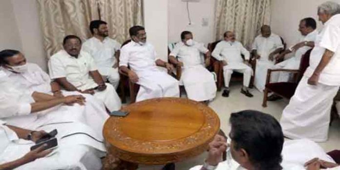 കോണ്ഗ്രസ് സ്ഥാനാര്ഥി പട്ടിക ഞായറാഴ്ച പ്രഖ്യാപിക്കും ; നേമം ഉള്പ്പെടെ 10 മണ്ഡലങ്ങളില് തര്ക്കം കോണ്ഗ്രസ് സ്ഥാനാര്ഥി പട്ടിക ഞായറാഴ്ച പ്രഖ്യാപിക്കും ; നേമം ഉള്പ്പെടെ 10 മണ്ഡലങ്ങളില് തര്ക്കം