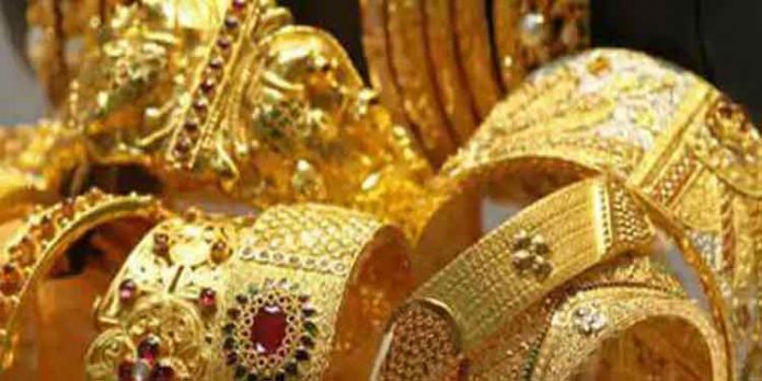 സഹകരണ ബാങ്കില് പണയംവെച്ച സ്വര്ണം തിരിച്ചെടുത്തപ്പോള് 30 ഗ്രാം കുറവ് ; പരാതി പറഞ്ഞപ്പോള് കൈമലര്ത്തി സഹകരണ ബാങ്കില് പണയംവെച്ച സ്വര്ണം തിരിച്ചെടുത്തപ്പോള് 30 ഗ്രാം കുറവ് ; പരാതി പറഞ്ഞപ്പോള് കൈമലര്ത്തി