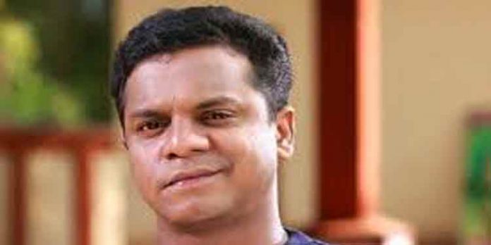പിന്വാതില് നിയമനം നടത്തുന്നത് പോലെയല്ല താന് സിനിമയിലേക്ക് എത്തിയതെന്ന് ധര്മ്മജന് പിന്വാതില് നിയമനം നടത്തുന്നത് പോലെയല്ല താന് സിനിമയിലേക്ക് എത്തിയതെന്ന് ധര്മ്മജന്