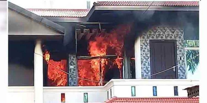 വര്ക്കലയിലെ റിസോര്ട്ടില് തീപിടുത്തം വര്ക്കലയിലെ റിസോര്ട്ടില് തീപിടുത്തം