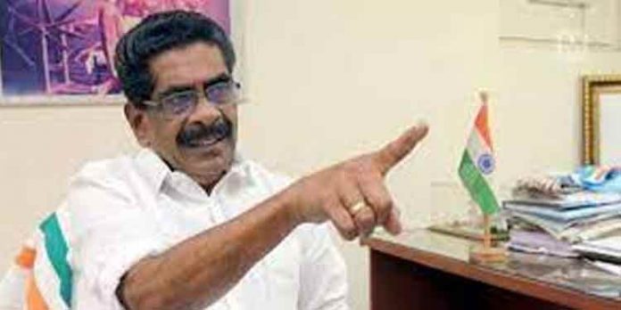 നേതാക്കളെ റാഞ്ചാന് ബി ജെ പിക്ക് പ്രത്യേക സംഘമുണ്ടെന്ന് മുല്ലപ്പള്ളി നേതാക്കളെ റാഞ്ചാന് ബി ജെ പിക്ക് പ്രത്യേക സംഘമുണ്ടെന്ന് മുല്ലപ്പള്ളി