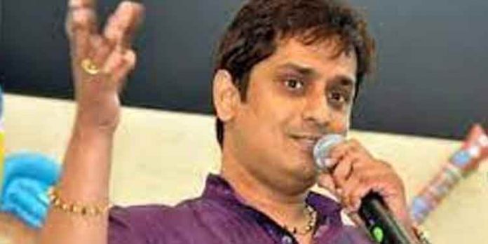 മലയാളി ഗായകന് ജയരാജ് നാരായണന് യുഎസ്സില് വാഹനാപകടത്തില് മരിച്ചു മലയാളി ഗായകന് ജയരാജ് നാരായണന് യുഎസ്സില് വാഹനാപകടത്തില് മരിച്ചു