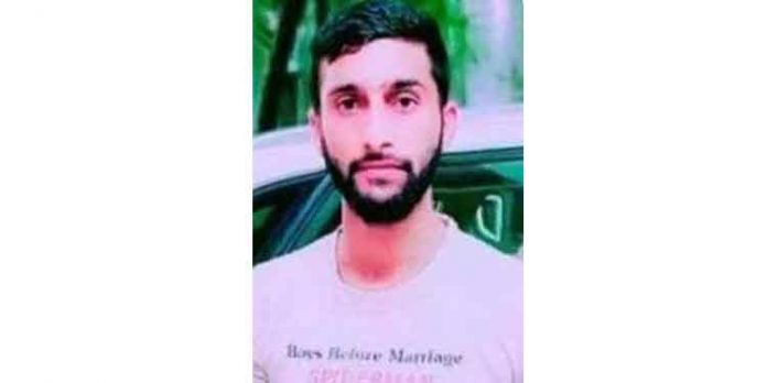 പാക് അനുകൂല ഫേസ്ബുക്ക് പോസ്റ്റ് ഷെയര് ചെയ്ത യുവാവ് പോലീസ് കസ്റ്റഡിയില് പാക് അനുകൂല ഫേസ്ബുക്ക് പോസ്റ്റ് ഷെയര് ചെയ്ത യുവാവ് പോലീസ് കസ്റ്റഡിയില്