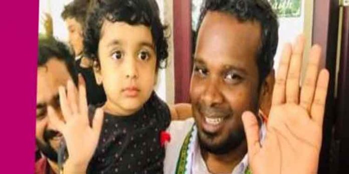 തന്നെ കാണണമെന്ന് കെ.ടി.ജലീലിനോട് പറഞ്ഞ കുട്ടിയെ കാണാനെത്തി ഫിറോസ് കുന്നംപറമ്പില് തന്നെ കാണണമെന്ന് കെ.ടി.ജലീലിനോട് പറഞ്ഞ കുട്ടിയെ കാണാനെത്തി ഫിറോസ് കുന്നംപറമ്പില്