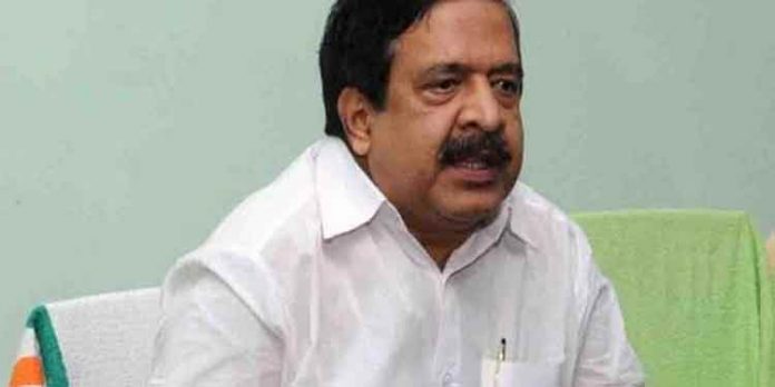 ഇരട്ട വോട്ട് ഉള്ളവരുടെ വോട്ടുകൾ മരവിപ്പിക്കണം ; ഹൈക്കോടതിയെ സമീപിച്ച് രമേശ് ചെന്നിത്തല ഇരട്ട വോട്ട് ഉള്ളവരുടെ വോട്ടുകൾ മരവിപ്പിക്കണം ; ഹൈക്കോടതിയെ സമീപിച്ച് രമേശ് ചെന്നിത്തല