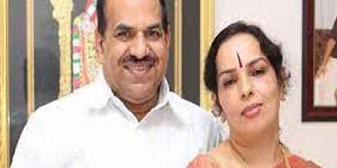 വിനോദിനി ഉപയോഗിക്കുന്നത് സ്വന്തമായി വാങ്ങിയ ഫോണ് ; കസ്റ്റംസിന്റെ വാദം തെറ്റെന്ന് ക്രൈംബ്രാഞ്ച് വിനോദിനി ഉപയോഗിക്കുന്നത് സ്വന്തമായി വാങ്ങിയ ഫോണ് ; കസ്റ്റംസിന്റെ വാദം തെറ്റെന്ന് ക്രൈംബ്രാഞ്ച്