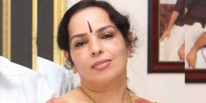 വിനോദിനി ബാലകൃഷ്ണന് കസ്റ്റംസിന് മുന്നില് ഇന്ന് ഹാജരാകുന്നതില് അവ്യക്തത വിനോദിനി ബാലകൃഷ്ണന് കസ്റ്റംസിന് മുന്നില് ഇന്ന് ഹാജരാകുന്നതില് അവ്യക്തത