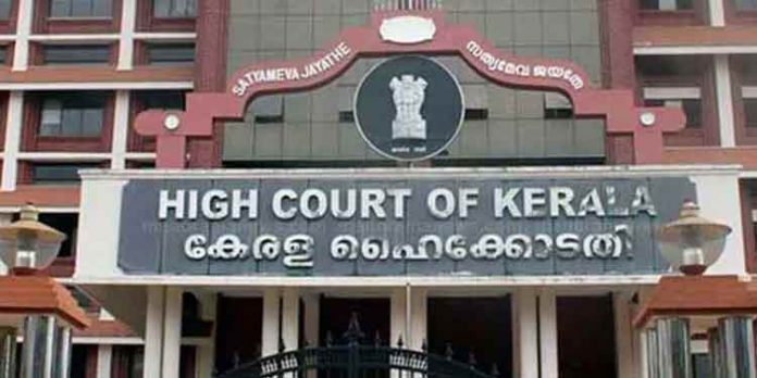 ഇരട്ടവോട്ട് തടയാന് ആവശ്യമെങ്കില് കേന്ദ്രസേനയെയോ പോലീസിനെയോ വിന്യസിക്കണം : ഹൈക്കോടതി ഇരട്ടവോട്ട് തടയാന് ആവശ്യമെങ്കില് കേന്ദ്രസേനയെയോ പോലീസിനെയോ വിന്യസിക്കണം : ഹൈക്കോടതി