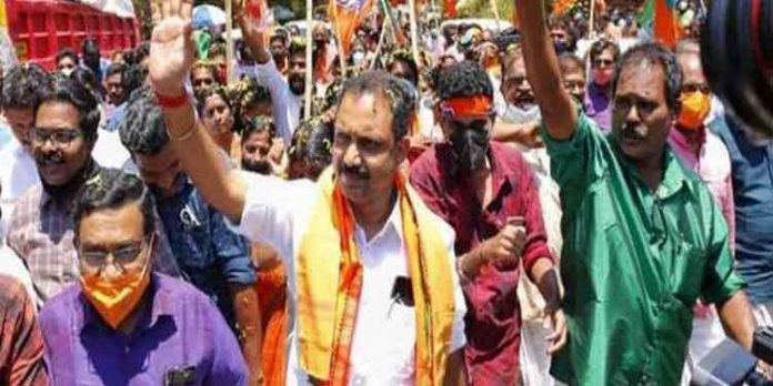 കോന്നി അയ്യപ്പന്റെ മണ്ണാണെന്നും അതുകൊണ്ടു തന്നെ കോന്നിയെ കൈവിടാനാകില്ലെന്നും കെ.സുരേന്ദ്രന് കോന്നി അയ്യപ്പന്റെ മണ്ണാണെന്നും അതുകൊണ്ടു തന്നെ കോന്നിയെ കൈവിടാനാകില്ലെന്നും കെ.സുരേന്ദ്രന്