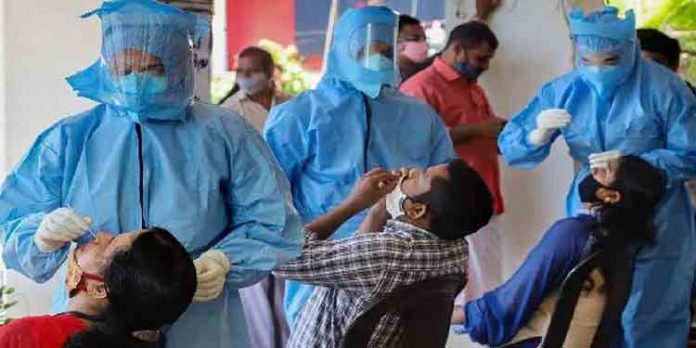 ഇനി ശ്രദ്ധിച്ചില്ലെങ്കില് ദിവസേനയുള്ള രോഗികളുടെ എണ്ണം ഒരു ലക്ഷം കടക്കും ; കേന്ദ്രസര്ക്കാരിന് ആരോഗ്യവിദഗ്ധരുടെ മുന്നറിയിപ്പ് ഇനി ശ്രദ്ധിച്ചില്ലെങ്കില് ദിവസേനയുള്ള രോഗികളുടെ എണ്ണം ഒരു ലക്ഷം കടക്കും ; കേന്ദ്രസര്ക്കാരിന് ആരോഗ്യവിദഗ്ധരുടെ മുന്നറിയിപ്പ്