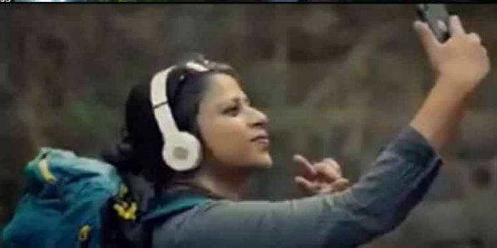 ശബരിമല സ്ത്രീ പ്രവേശനം സംബന്ധിച്ച എല്ഡിഎഫ് സര്ക്കാര് നയങ്ങളെ വിമര്ശിക്കുന്ന വിധത്തില് പുറത്തുവിട്ട വീഡിയോ പരസ്യം യുഡിഎഫ് പിന്വലിച്ചു ശബരിമല സ്ത്രീ പ്രവേശനം സംബന്ധിച്ച എല്ഡിഎഫ് സര്ക്കാര് നയങ്ങളെ വിമര്ശിക്കുന്ന വിധത്തില് പുറത്തുവിട്ട വീഡിയോ പരസ്യം യുഡിഎഫ് പിന്വലിച്ചു