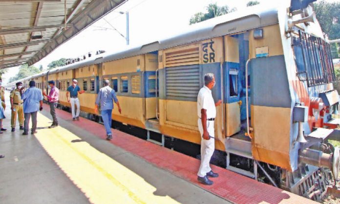 പരീക്ഷണ ഓട്ടം വിജയകരം : മലബാറില് മെമു സര്വീസ് 16 മുതല് പരീക്ഷണ ഓട്ടം വിജയകരം : മലബാറില് മെമു സര്വീസ് 16 മുതല്
