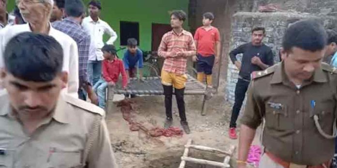 യുപിയിൽ സെപ്റ്റിക് ടാങ്കില് വീണ് 5 പേര് മരിച്ചു ; അപകടം 10 വയസുകാരനെ രക്ഷിക്കാനുള്ള ശ്രമത്തിനിടെ യുപിയിൽ സെപ്റ്റിക് ടാങ്കില് വീണ് 5 പേര് മരിച്ചു ; അപകടം 10 വയസുകാരനെ രക്ഷിക്കാനുള്ള ശ്രമത്തിനിടെ