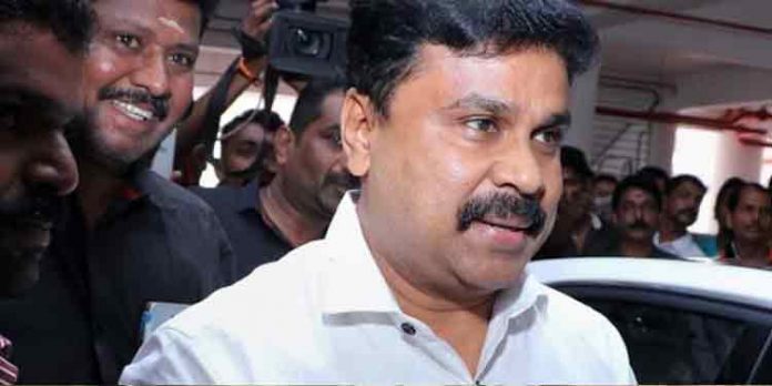 നടിയെ ആക്രമിച്ച കേസ് ; വിചാരണ പൂര്ത്തിയാക്കാൻ ആറുമാസം കൂടി അനുവദിച്ച് സുപ്രീംകോടതി നടിയെ ആക്രമിച്ച കേസ് ; വിചാരണ പൂര്ത്തിയാക്കാൻ ആറുമാസം കൂടി അനുവദിച്ച് സുപ്രീംകോടതി