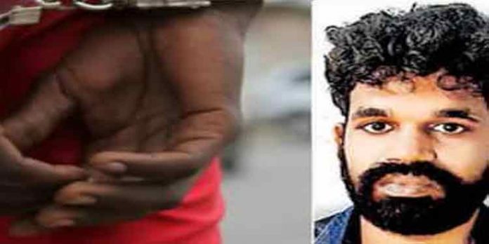 പട്ടാപ്പകല് വീട്ടില് വെള്ളം ചോദിച്ചെത്തി കളിത്തോക്ക് കാട്ടി മോഷണം ; പൂജാരി അറസ്റ്റില് പട്ടാപ്പകല് വീട്ടില് വെള്ളം ചോദിച്ചെത്തി കളിത്തോക്ക് കാട്ടി മോഷണം ; പൂജാരി അറസ്റ്റില്