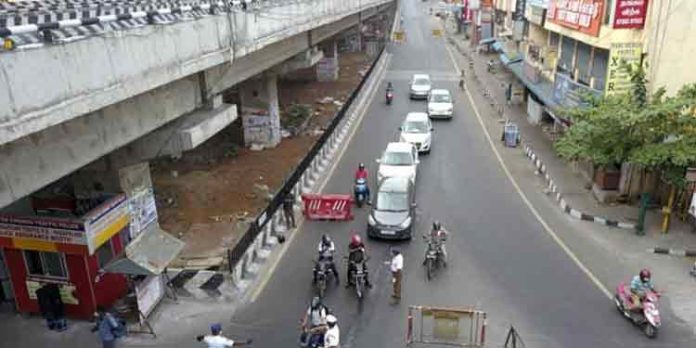 കോവിഡ്-19 : തമിഴ്നാട്ടില് കോവിഡ് നിയന്ത്രണങ്ങള് മാര്ച്ച് 31 വരെ നീട്ടി കോവിഡ്-19 : തമിഴ്നാട്ടില് കോവിഡ് നിയന്ത്രണങ്ങള് മാര്ച്ച് 31 വരെ നീട്ടി