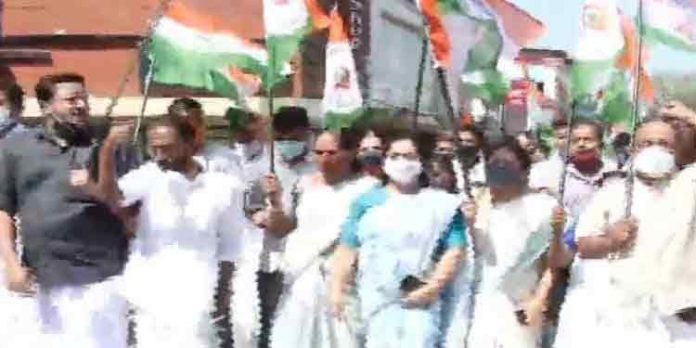 കോണ്ഗ്രസ് സ്ഥാനാര്ത്ഥി നിര്ണയം ; വിവിധ ഇടങ്ങളില് പ്രാദേശിക പ്രതിഷേധം കോണ്ഗ്രസ് സ്ഥാനാര്ത്ഥി നിര്ണയം ; വിവിധ ഇടങ്ങളില് പ്രാദേശിക പ്രതിഷേധം