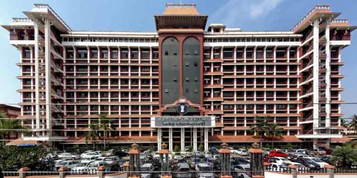 ഇരട്ടവോട്ട് : രമേശ് ചെന്നിത്തല നൽകിയ ഹർജിയിൽ ഹൈക്കോടതി ഇന്ന് വിധി പറയും ഇരട്ടവോട്ട് : രമേശ് ചെന്നിത്തല നൽകിയ ഹർജിയിൽ ഹൈക്കോടതി ഇന്ന് വിധി പറയും