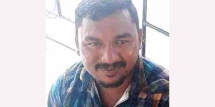യുവാവിനെ തൂങ്ങി മരിച്ച നിലയിൽ കണ്ടെത്തിയ സംഭവത്തിൽ ദുരൂഹത ആരോപിച്ച് ബന്ധുക്കൾ യുവാവിനെ തൂങ്ങി മരിച്ച നിലയിൽ കണ്ടെത്തിയ സംഭവത്തിൽ ദുരൂഹത ആരോപിച്ച് ബന്ധുക്കൾ