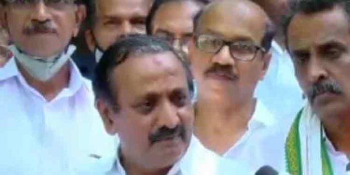 എലത്തൂരില് ഭിന്നിപ്പുകള് പരിഹരിച്ചു ; കോണ്ഗ്രസ് പ്രവര്ത്തകര് പ്രചാരണത്തിനിറങ്ങും എലത്തൂരില് ഭിന്നിപ്പുകള് പരിഹരിച്ചു ; കോണ്ഗ്രസ് പ്രവര്ത്തകര് പ്രചാരണത്തിനിറങ്ങും