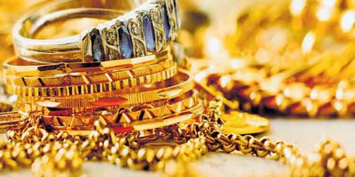 സ്വർണവില പവന് 80 രൂപ കുറഞ്ഞ് 35,200 രൂപയായി സ്വർണവില പവന് 80 രൂപ കുറഞ്ഞ് 35,200 രൂപയായി