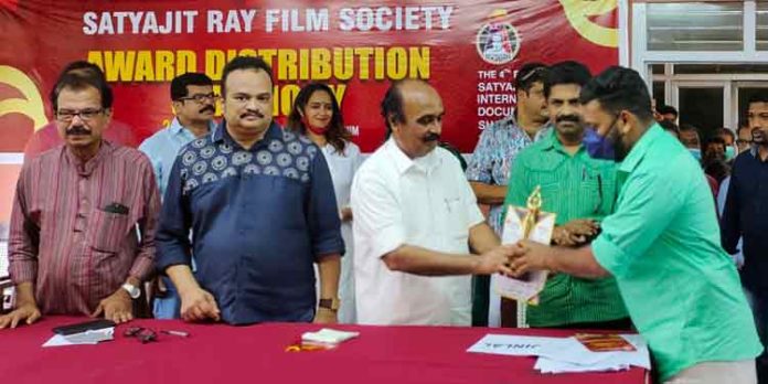 സത്യജിത്ത് റായ് അവാർഡിന് ജയകൃഷ്ണൻ തണ്ണിത്തോട് അർഹനായി സത്യജിത്ത് റായ് അവാർഡിന് ജയകൃഷ്ണൻ തണ്ണിത്തോട് അർഹനായി