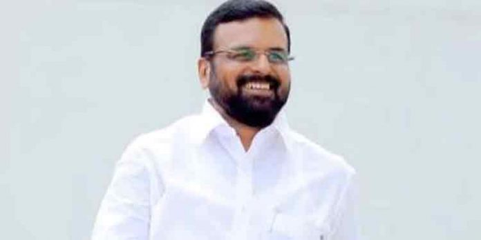 അനില്കുമാറിന്റെ സ്ഥാനാര്ഥിത്വത്തില് വട്ടിയൂര്ക്കാവ് കോണ്ഗ്രസ്സില് കൂട്ടരാജി അനില്കുമാറിന്റെ സ്ഥാനാര്ഥിത്വത്തില് വട്ടിയൂര്ക്കാവ് കോണ്ഗ്രസ്സില് കൂട്ടരാജി