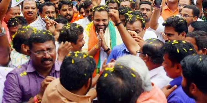 കെ.സുരേന്ദ്രന് കോന്നിയിലും മഞ്ചേശ്വരത്തും ; ബിജെപി സ്ഥാനാര്ഥികളെ പ്രഖ്യാപിച്ചു കെ.സുരേന്ദ്രന് കോന്നിയിലും മഞ്ചേശ്വരത്തും ; ബിജെപി സ്ഥാനാര്ഥികളെ പ്രഖ്യാപിച്ചു