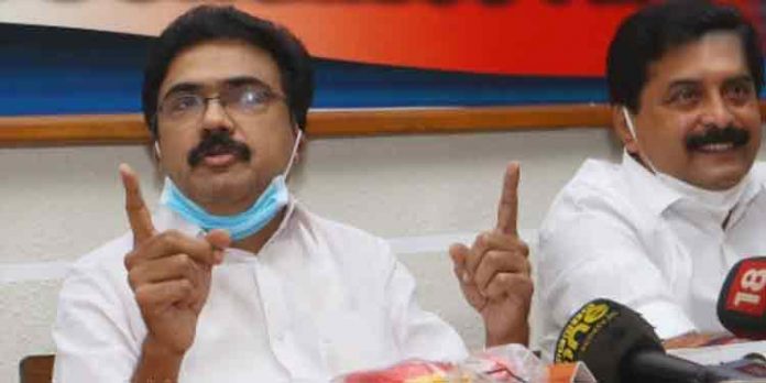 കുറ്റ്യാടി തിരുവമ്പാടി വെച്ചുമാറ്റം ആലോചനയില് : അന്തിമ തീരുമാനം സിപിഎം ജില്ലാ കമ്മിറ്റിയില് കുറ്റ്യാടി തിരുവമ്പാടി വെച്ചുമാറ്റം ആലോചനയില് : അന്തിമ തീരുമാനം സിപിഎം ജില്ലാ കമ്മിറ്റിയില്