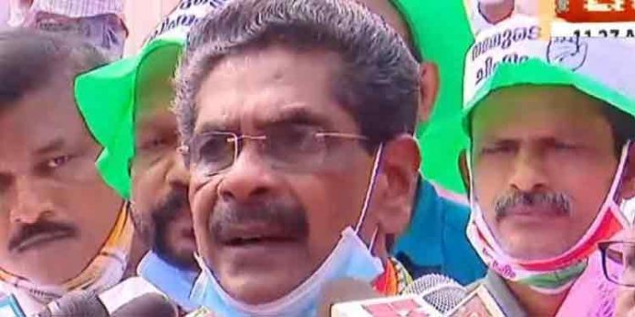 ആഴക്കടല് മത്സ്യബന്ധനം : ധാരണപത്രം റദ്ദാക്കാതെ സര്ക്കാര് വഞ്ചിച്ചുവെന്ന് മുല്ലപ്പള്ളി രാമചന്ദ്രന് ആഴക്കടല് മത്സ്യബന്ധനം : ധാരണപത്രം റദ്ദാക്കാതെ സര്ക്കാര് വഞ്ചിച്ചുവെന്ന് മുല്ലപ്പള്ളി രാമചന്ദ്രന്