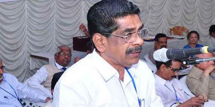 എല്ഡിഎഫ് സര്ക്കാര് കേരളത്തെ ജപ്തിയുടെ വക്കിലെത്തിച്ചെന്ന് കെപിസിസി പ്രസിഡന്റ് മുല്ലപ്പള്ളി രാമചന്ദ്രന് എല്ഡിഎഫ് സര്ക്കാര് കേരളത്തെ ജപ്തിയുടെ വക്കിലെത്തിച്ചെന്ന് കെപിസിസി പ്രസിഡന്റ് മുല്ലപ്പള്ളി രാമചന്ദ്രന്